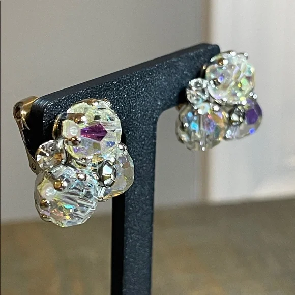 1950’s Coro Faceted Crystal & Rhinestone Cluster Clip-on Earrings - Picture 4 of 8